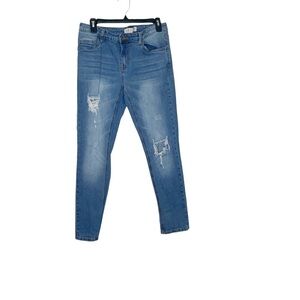 𝅺Denim Co light wash distressed jeans pants. Size 8